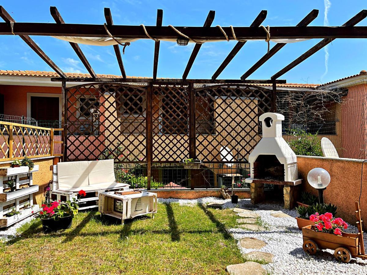 Casa Quasimodo, Con Patio E Giardino Privato Apartamento Olbia Exterior foto
