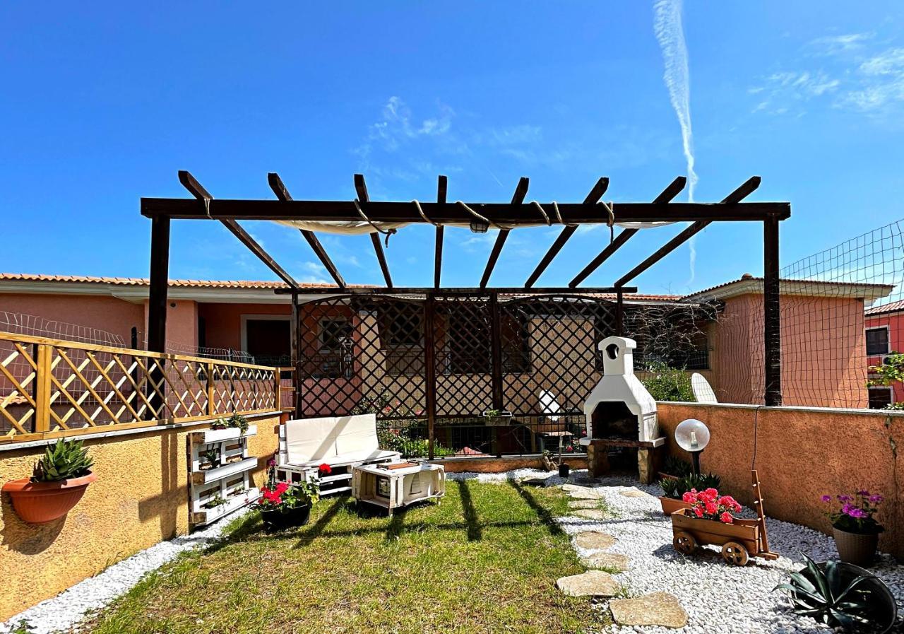 Casa Quasimodo, Con Patio E Giardino Privato Apartamento Olbia Exterior foto