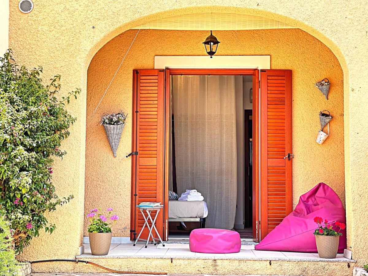 Casa Quasimodo, Con Patio E Giardino Privato Apartamento Olbia Exterior foto